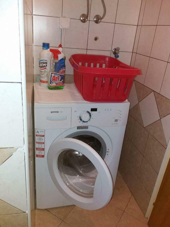 Appartamento Apartman Petra Palit Esterno foto